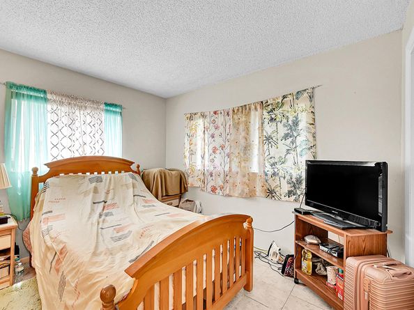 4189 NW 52nd Avenue, Lauderdale Lakes FL 33319