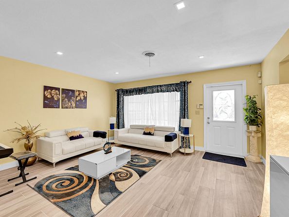 4189 NW 52nd Avenue, Lauderdale Lakes FL 33319