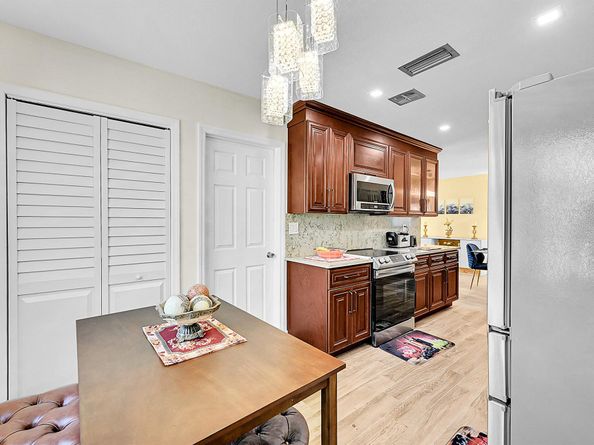 4189 NW 52nd Avenue, Lauderdale Lakes FL 33319