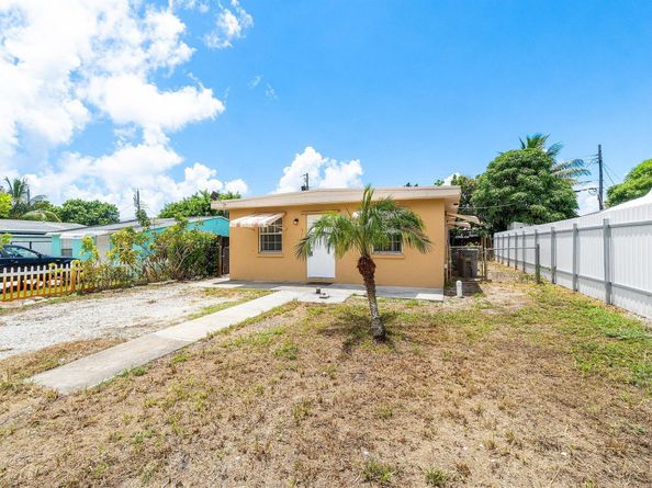 1228 Highview Road, Lake Worth FL 33462
