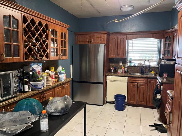 427 NE 160th St, Miami FL 33162