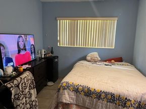 427 NE 160th St, Miami FL 33162