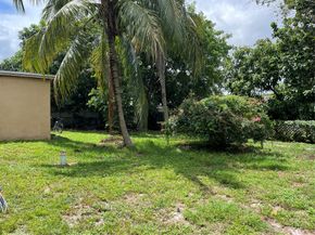 427 NE 160th St, Miami FL 33162