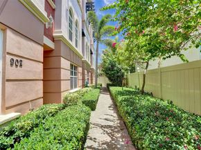 1033 NE 17th Way 902, Fort Lauderdale FL 33304