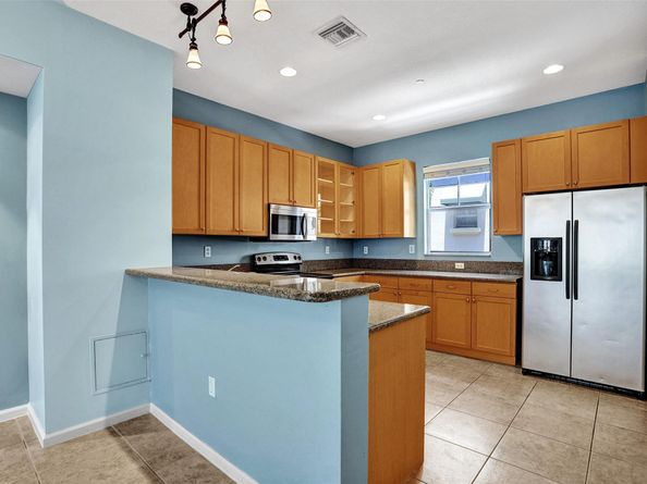 1033 NE 17th Way 902, Fort Lauderdale FL 33304