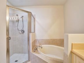 1033 NE 17th Way 902, Fort Lauderdale FL 33304