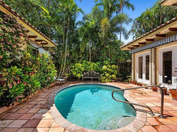 326 S Atlantic Drive, Lantana FL 33462
