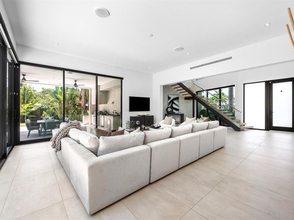 2500 Middle River Drive, Fort Lauderdale FL 33305