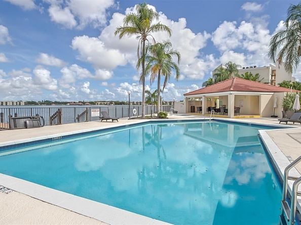 105 Lake Emerald Dr 711, Oakland Park FL 33309