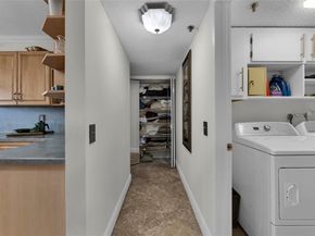 105 Lake Emerald Dr 711, Oakland Park FL 33309