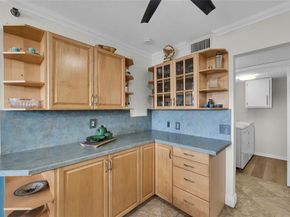 105 Lake Emerald Dr 711, Oakland Park FL 33309