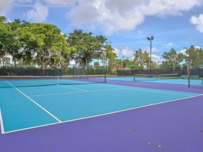 105 Lake Emerald Dr 711, Oakland Park FL 33309