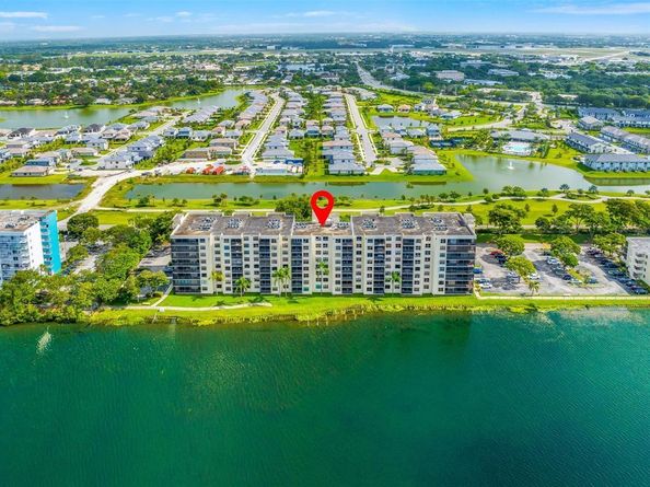 105 Lake Emerald Dr 711, Oakland Park FL 33309