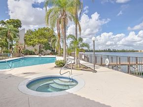 105 Lake Emerald Dr 711, Oakland Park FL 33309