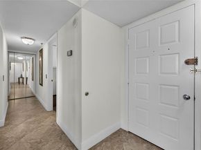 105 Lake Emerald Dr 711, Oakland Park FL 33309