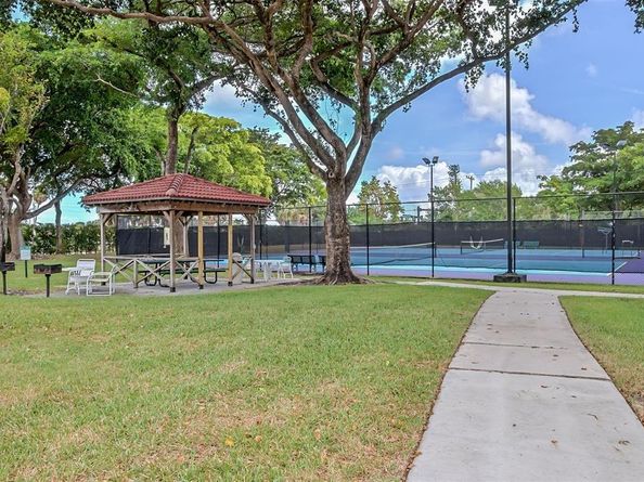 105 Lake Emerald Dr 711, Oakland Park FL 33309