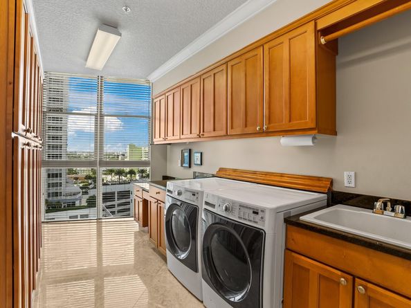 111 SE 8th Ave 1501, Fort Lauderdale FL 33301