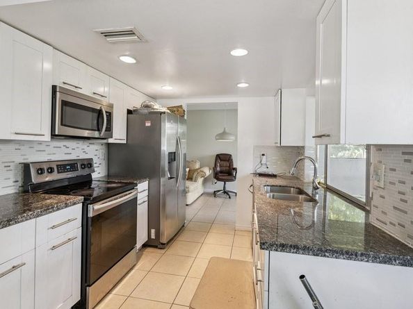 6708 NW 57th Dr, Tamarac FL 33321