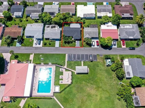6708 NW 57th Dr, Tamarac FL 33321