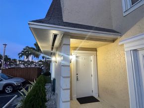 2222 NE 7th St 12, Hallandale Beach FL 33009