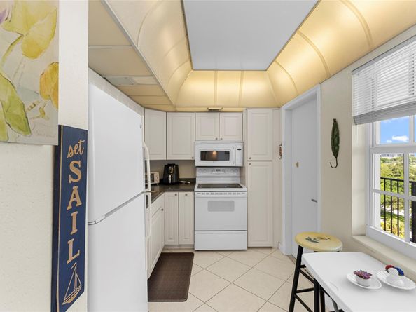 3100 N Palm Aire Dr 803, Pompano Beach FL 33069