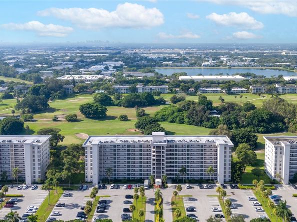 3100 N Palm Aire Dr 803, Pompano Beach FL 33069