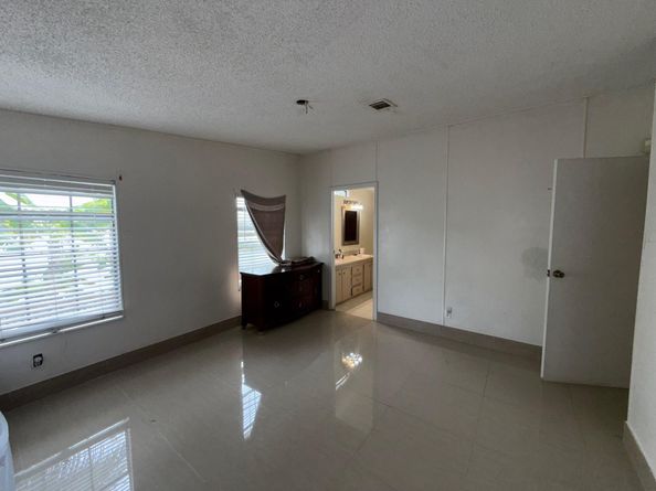 5448 NW 204 street, Miami Gardens FL 33055