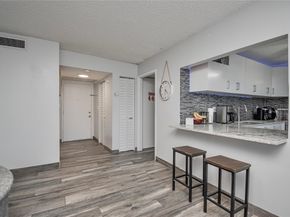 9410 Tangerine Pl 207, Davie FL 33324