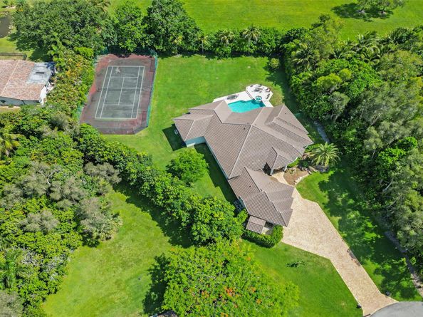 11720 NW 9th St, Plantation FL 33325