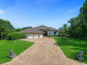 11720 NW 9th St, Plantation FL 33325