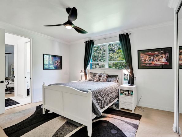 11720 NW 9th St, Plantation FL 33325