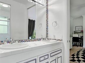 11720 NW 9th St, Plantation FL 33325