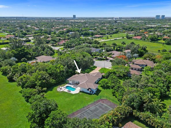 11720 NW 9th St, Plantation FL 33325