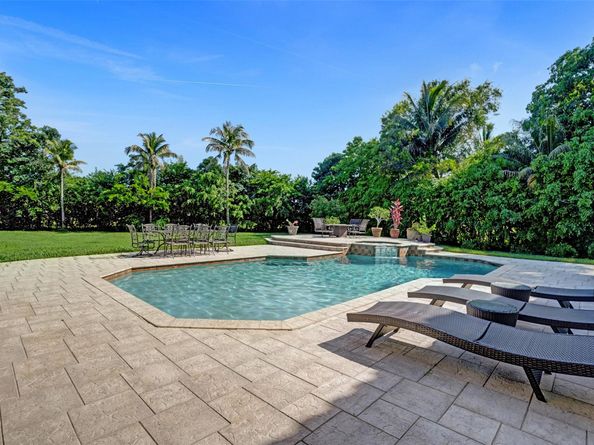 11720 NW 9th St, Plantation FL 33325