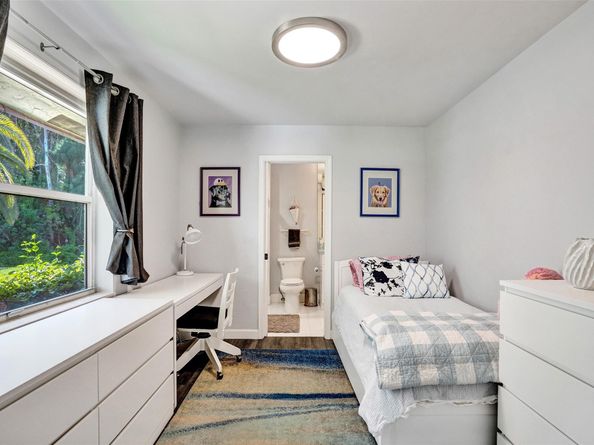 11720 NW 9th St, Plantation FL 33325