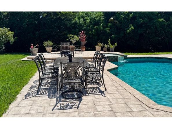 11720 NW 9th St, Plantation FL 33325