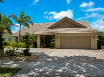 2541 NW 39th Street