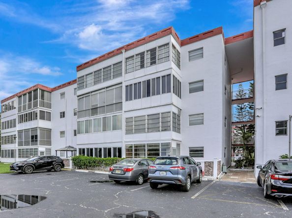 4000 NW 44th Avenue 113, Lauderdale Lakes FL 33319
