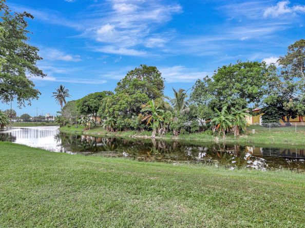 4000 NW 44th Avenue 113, Lauderdale Lakes FL 33319