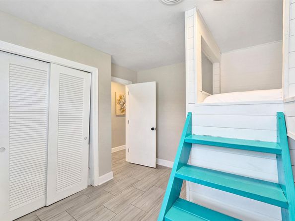 1961 NW 33rd St, Oakland Park FL 33309