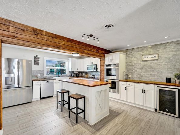 1961 NW 33rd St, Oakland Park FL 33309