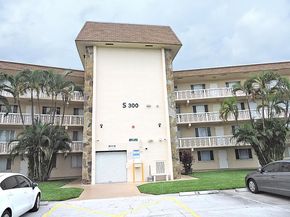 300 Village Green Circle S 220, Palm Springs FL 33461