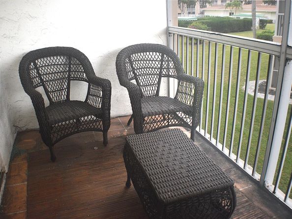 300 Village Green Circle S 220, Palm Springs FL 33461