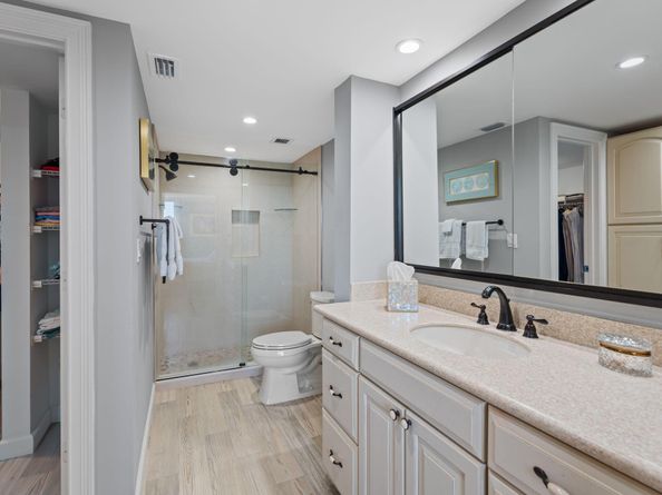 401 Lake Shore Drive 504, Lake Park FL 33403