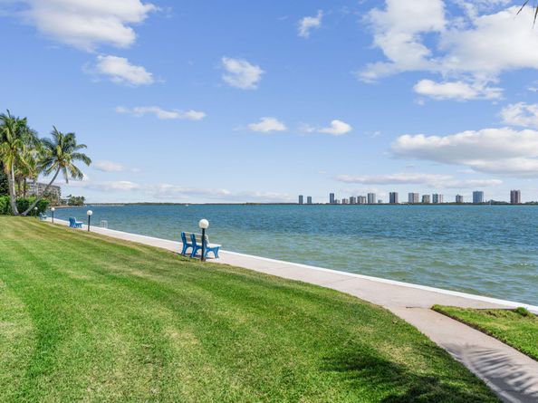 401 Lake Shore Drive 504, Lake Park FL 33403