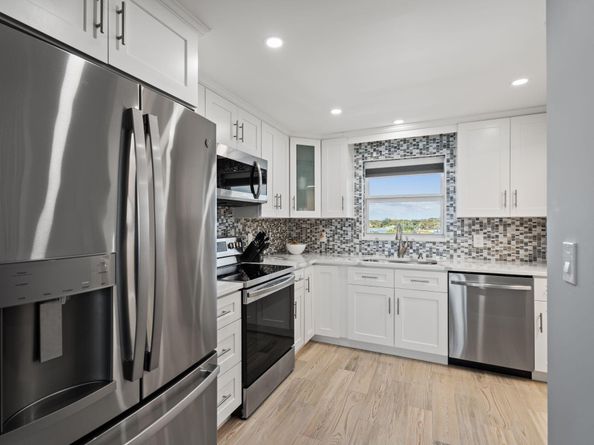 401 Lake Shore Drive 504, Lake Park FL 33403