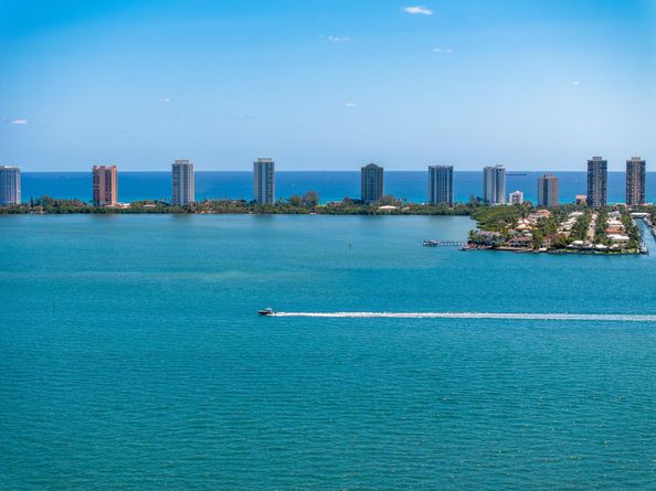 401 Lake Shore Drive 504, Lake Park FL 33403