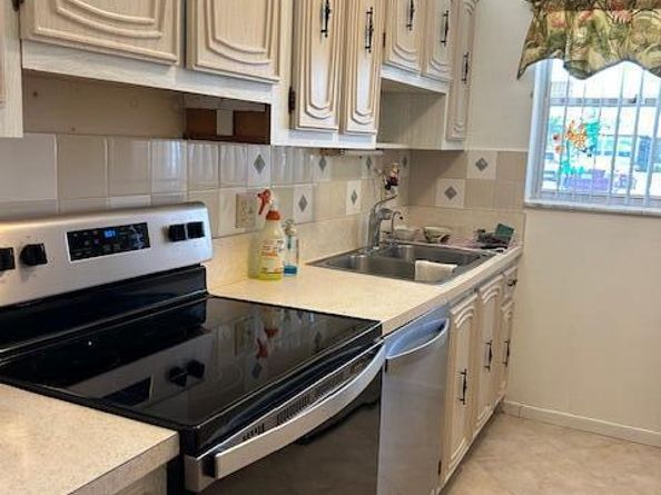1025 South Drive S D, Delray Beach FL 33445