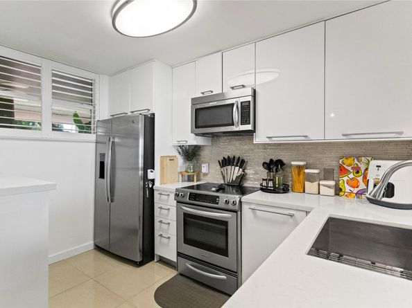 111 Lake Emerald Drive 106, Oakland Park FL 33309