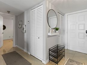 111 Lake Emerald Drive 106, Oakland Park FL 33309